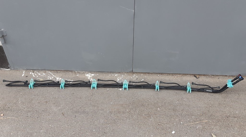 1043853-00-C Forgreningsrør til batteriets termoreguleringssystem venstre Tesla modell S REST 1043853-00-C